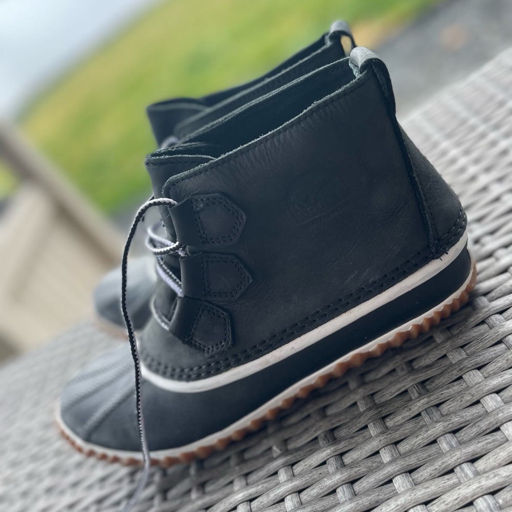 SOREL Out N About Booties - size 8.5